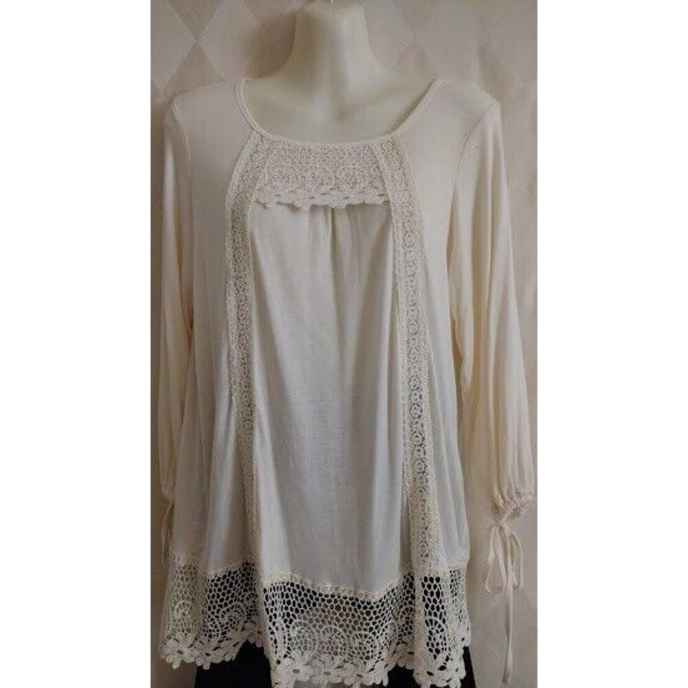Forgotten Grace Long Sleeve Top w/Lace Trim and Tie Cuffs, NWOT, Cream, Size‎ S
